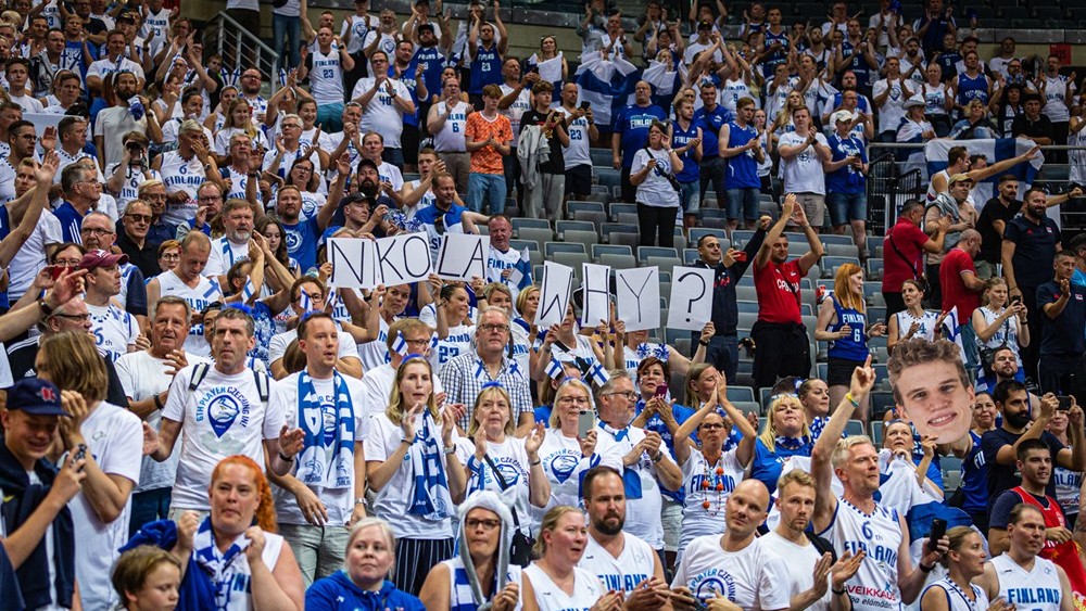 Poruka navijača Finske (©FIBA Basketball)